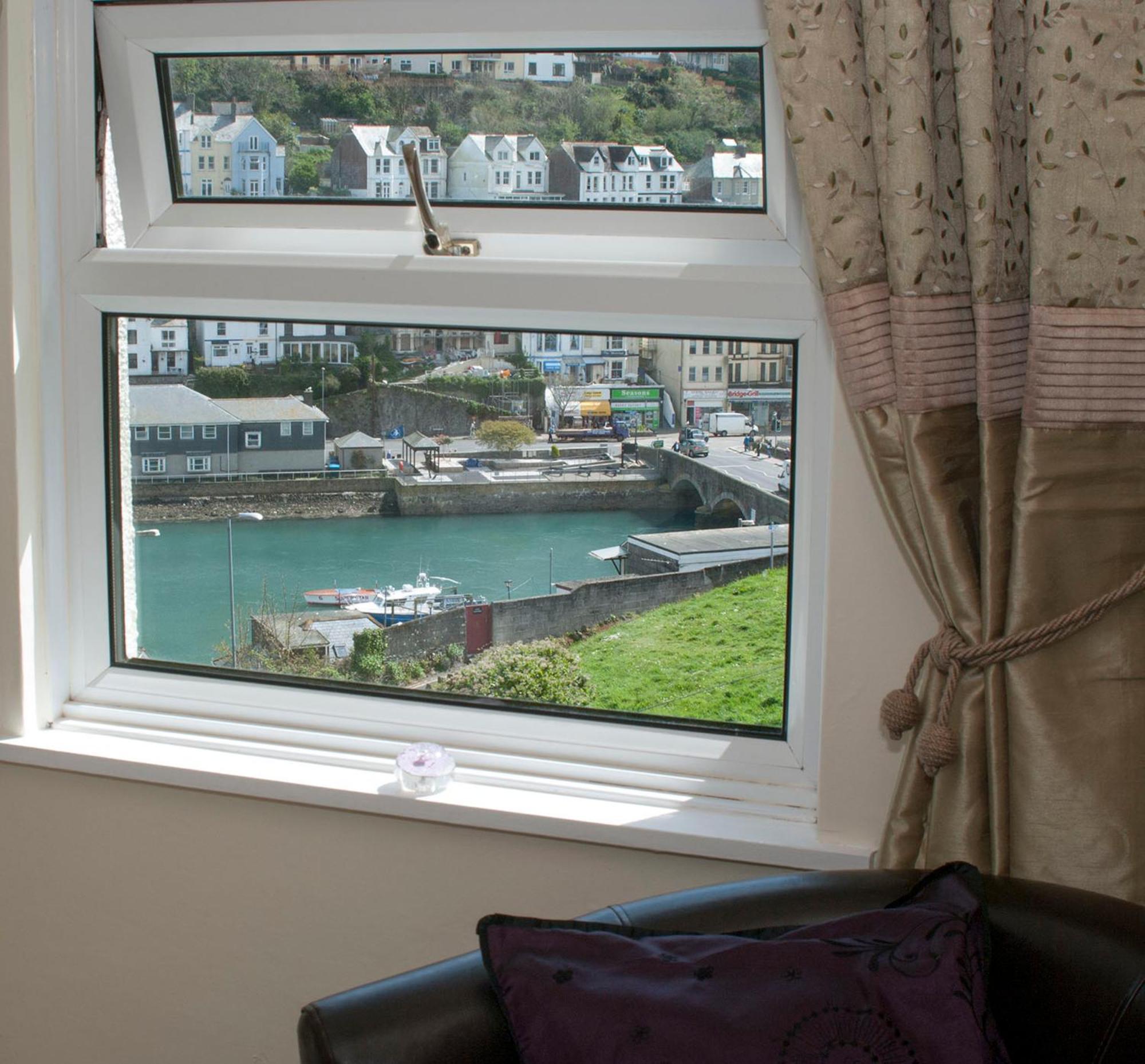 Couette-café Schooner Point Looe